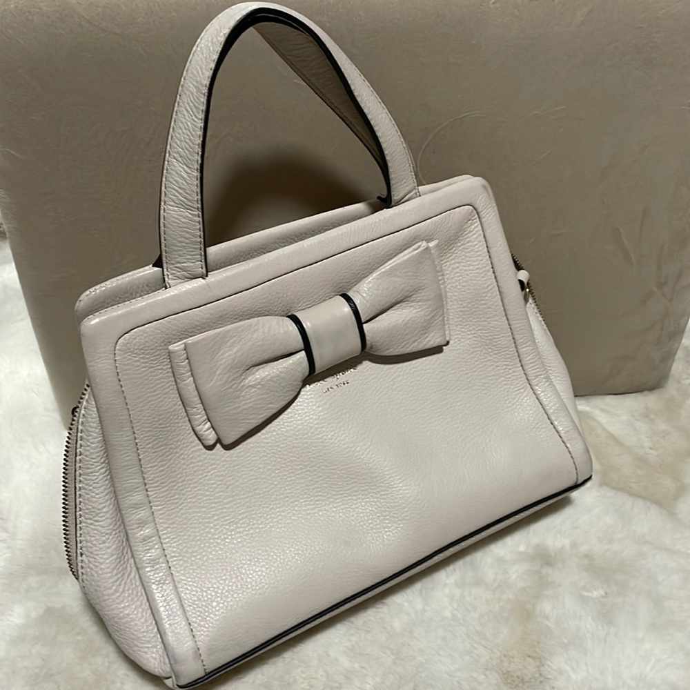 Kate Spade adorable bow crean bag